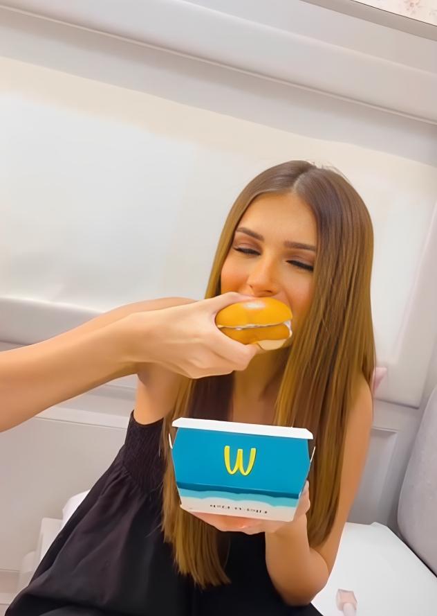 Tara Sutaria and burgers are a match made in foodie heaven!